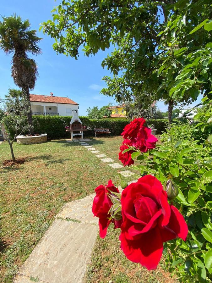 Villa Nina Πόρετς Εξωτερικό φωτογραφία