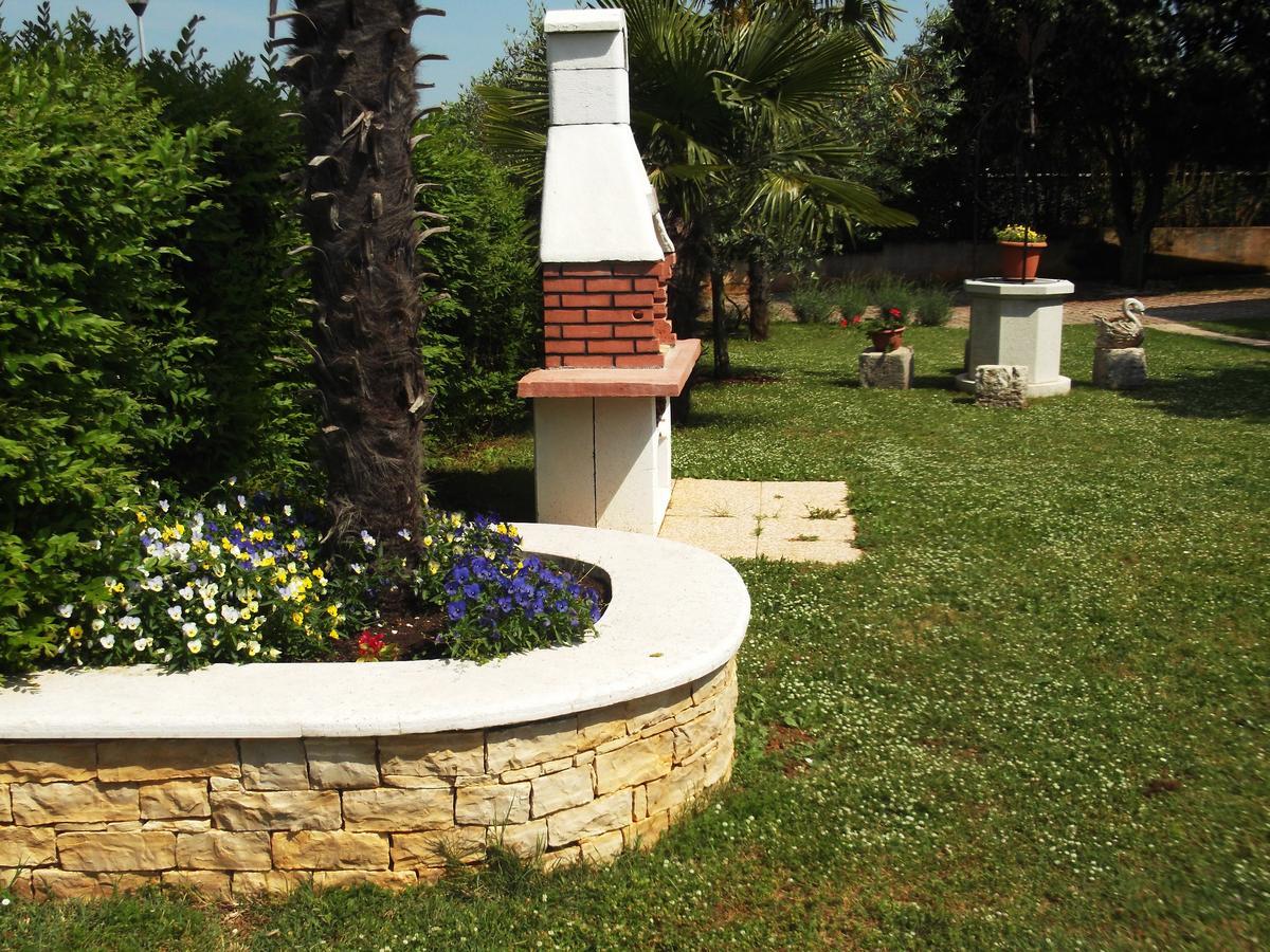 Villa Nina Πόρετς Εξωτερικό φωτογραφία