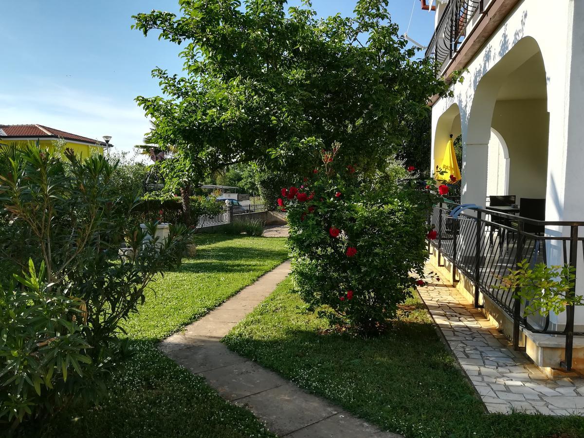 Villa Nina Πόρετς Εξωτερικό φωτογραφία